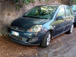 Grigio Usata 2007 Ford Fiesta Due volumi | 2500 € (Buon prezzo)