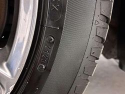 Grigio Usata 2014 Toyota Yaris Lounge Tre volumi | 5500 € (Buon prezzo)