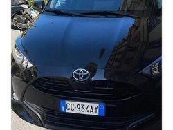 Nero Usata 2021 Toyota Yaris Hybrid Active Due volumi | 18.000 € (Cara)