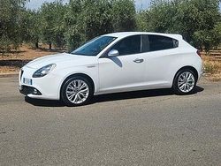 Usata 2016 Alfa Romeo Giulietta Due volumi | 9000 € (Buon prezzo)