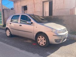 Grigio Usata 2004 Fiat Punto Due volumi | 2000 € (Buon prezzo)