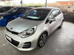 Grigio Usata 2016 Kia Rio Tre volumi | 7650 € (Buon prezzo)