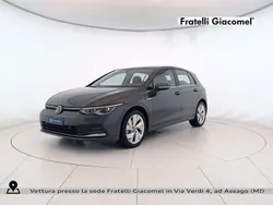 Dolphin grey metallizzato Usata 2021 VW Golf VIII Style Tre volumi | 22.900 € (Buon prezzo)