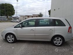 Grigio Usata 2010 Opel Zafira Monovolume | 3500 € (Cara)