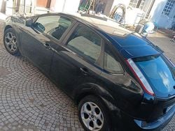 Nero Usata 2010 Ford Focus Tre volumi | 1500 € (Ottimo prezzo)