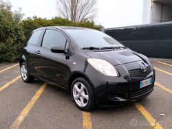 Nero Usata 2007 Toyota Yaris Due volumi | 2650 € (Buon prezzo)