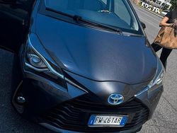 Grigio Usata 2019 Toyota Yaris Hybrid Due volumi | 11.500 €
