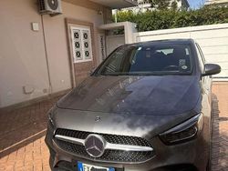 Usata 2019 Mercedes B200 Premium Monovolume | 23.200 € (Cara)