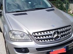 Grigio Usata 2006 Mercedes ML320 Chrome SUV | 4000 € (Buon prezzo)