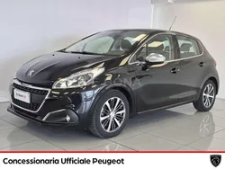 Nero Usata 2017 Peugeot 208 Allure Due volumi | 8900 € (Buon prezzo)