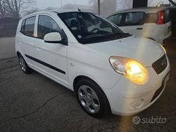 Bianco Usata 2009 Kia Picanto Due volumi | 2900 € (Buon prezzo)