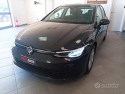Grigio Usata 2021 VW Golf VIII Tre volumi | 17.400 € (Buon prezzo)