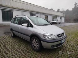 Grigio Usata 2003 Opel Zafira Elegance Monovolume | 2890 € (Cara)