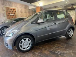 Grigio Usata 2011 Mercedes A160 Executive Tre volumi | 5300 € (Buon prezzo)