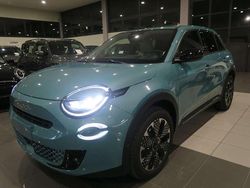 Azzurro acqua met Nuova 2025 Fiat 600 La Prima SUV | 24.900 €