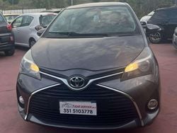 Grigio Usata 2016 Toyota Yaris Lounge Tre volumi | 6500 € (Buon prezzo)