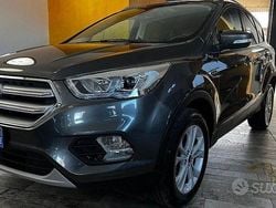 Grigio Usata 2017 Ford Kuga S SUV | 13.300 € (Buon prezzo)
