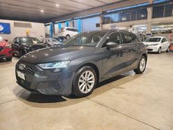 Grigio Usata 2021 Audi A3 Business Tre volumi | 20.750 € (Buon prezzo)