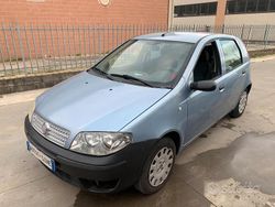 Blu Usata 2009 Fiat Punto Active Tre volumi | 2600 € (Buon prezzo)