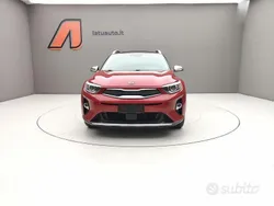 Rosso / tetto nero Usata 2018 Kia Stonic SUV | 13.890 € (Buon prezzo)