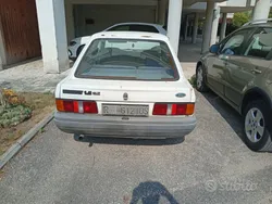 Usata 1988 Ford Escort Tre volumi | 200 €
