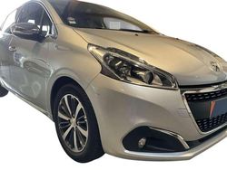 Other Usata 2017 Peugeot 208 Allure Due volumi | 8990 € (Buon prezzo)