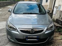Grigio Usata 2011 Opel Astra Due volumi | 4000 € (Buon prezzo)