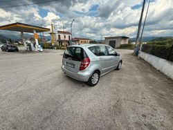 Grigio Usata 2009 Mercedes A180 Due volumi | 2450 €