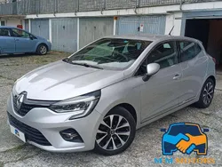 Grigio Usata 2020 Renault Clio V Intens Tre volumi | 11.800 € (Buon prezzo)