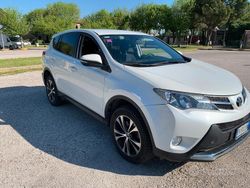 Bianco Usata 2014 Toyota RAV4 Anniversary SUV | 14.000 € (Molto cara)