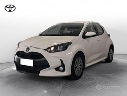 Bianco Usata 2023 Toyota Yaris Hybrid Active Tre volumi | 17.900 € (Buon prezzo)