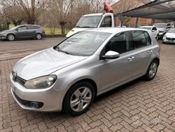 Nero Usata 2010 VW Golf Comfortline Tre volumi | 4000 € (Buon prezzo)