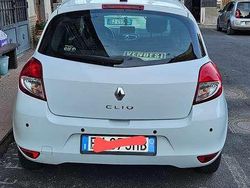 Usata 2011 Renault Clio II Dynamique Tre volumi | 4500 € (Buon prezzo)