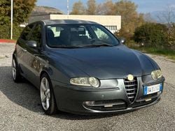 Grigio Usata 2001 Alfa Romeo 147 Distinctive Due volumi | 1990 € (Buon prezzo)