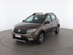 Grigio Usata 2019 Dacia Sandero Due volumi | 10.599 € (Buon prezzo)