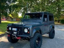 Nero Usata 2008 Land Rover Defender SUV | 15.500 €