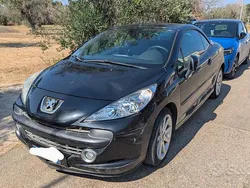 Usata 2008 Peugeot 207 CC Roland Garros Cabrio | 6999 € (Molto cara)