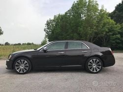 Marrone Usata 2011 Lancia Thema Tre volumi | 11.000 € (Cara)