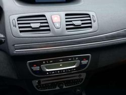 Usata 2009 Renault Mégane Dynamique Tre volumi | 3000 € (Ottimo prezzo)