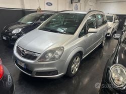 Grigio Usata 2005 Opel Zafira Cosmo Monovolume | 2990 € (Ottimo prezzo)