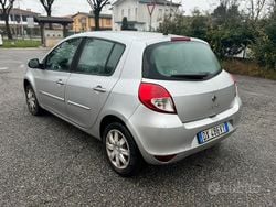 Usata 2009 Renault Clio II Tre volumi | 2200 € (Cara)