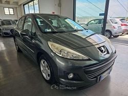 Grigio Usata 2010 Peugeot 207 Tre volumi | 3500 € (Buon prezzo)