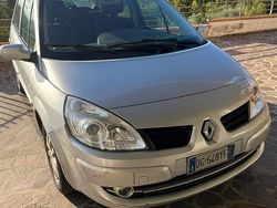 Usata 2007 Renault Scénic II Monovolume | 1800 € (Buon prezzo)