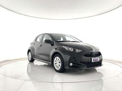 Nero Usata 2022 Toyota Yaris Hybrid Business Edition Tre volumi | 16.490 € (Buon prezzo)