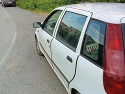 Bianco Usata 1997 Fiat Punto Due volumi | 1000 € (Buon prezzo)