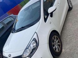 Bianco Usata 2016 Kia Rio City Tre volumi | 6900 € (Buon prezzo)