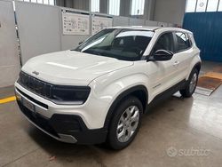 Bianco Nuova 2025 Jeep Avenger Altitude SUV | 29.950 € (Molto cara)