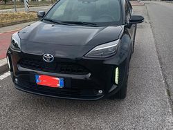 Nero Usata 2022 Toyota Yaris Hybrid Monovolume | 22.500 € (Buon prezzo)