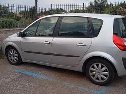 Grigio Usata 2007 Renault Scénic Monovolume | 2500 €