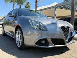 Grigio Usata 2014 Alfa Romeo Giulietta Veloce Due volumi | 10.999 € (Molto cara)